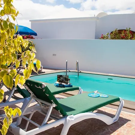 Alizuth Villa *